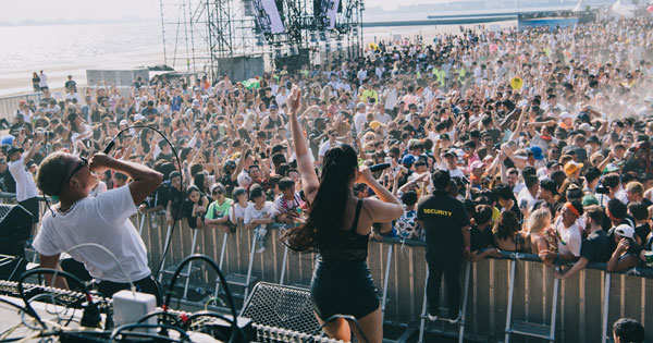 Awich×kZm「EDC JAPAN 2019」にて新世代を感じさせる圧巻の