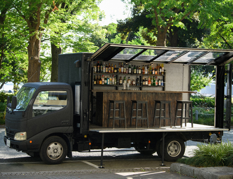日本初！カウンターと客席がある移動型バーが渋谷にオープン！ | warp