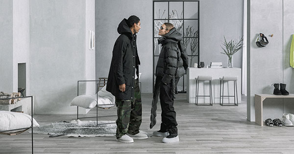 ヤマト便発【TELFER】UGG コラボ クリスタルロゴ ハイネック UGG x #TELFAR コラボの新作が9月28日(木)に登場！ UGG®ではUGG